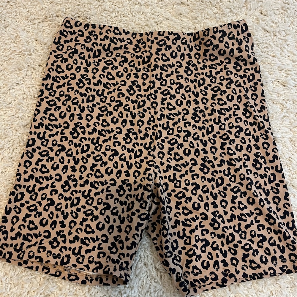 Stretchy Cheetah Print Leggings Size Medium